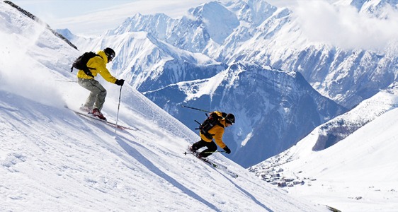 Auli Skiing Trek image