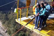 activities/giant-swing/video/giant-swing-video-thumb-02.jpg