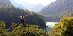 activities/zip-lining/zip-line-03.jpeg